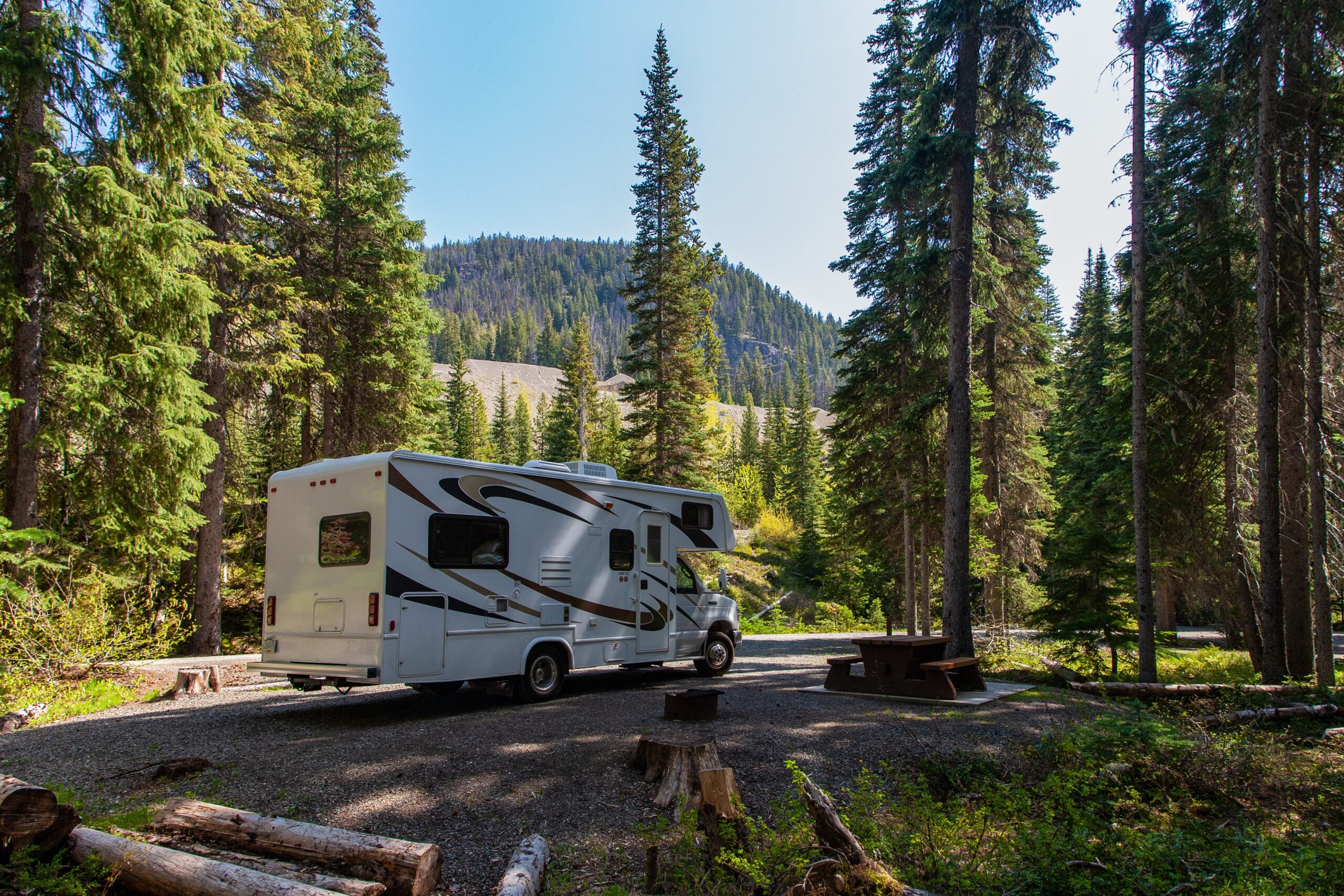 Fifth Wheel vs. Travel Trailer: Which Is Better for You?